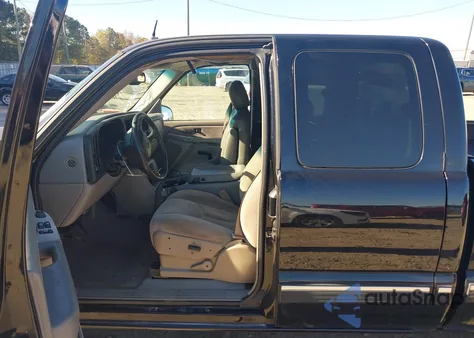 2001 Chevrolet Silverado 1500 Lt z USA, uszkodzony, nr VIN 2GCEC19T611400778